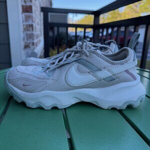 Nike TC 7900 Member Product Women's Shoes Sneakers Lifestyle 8.5